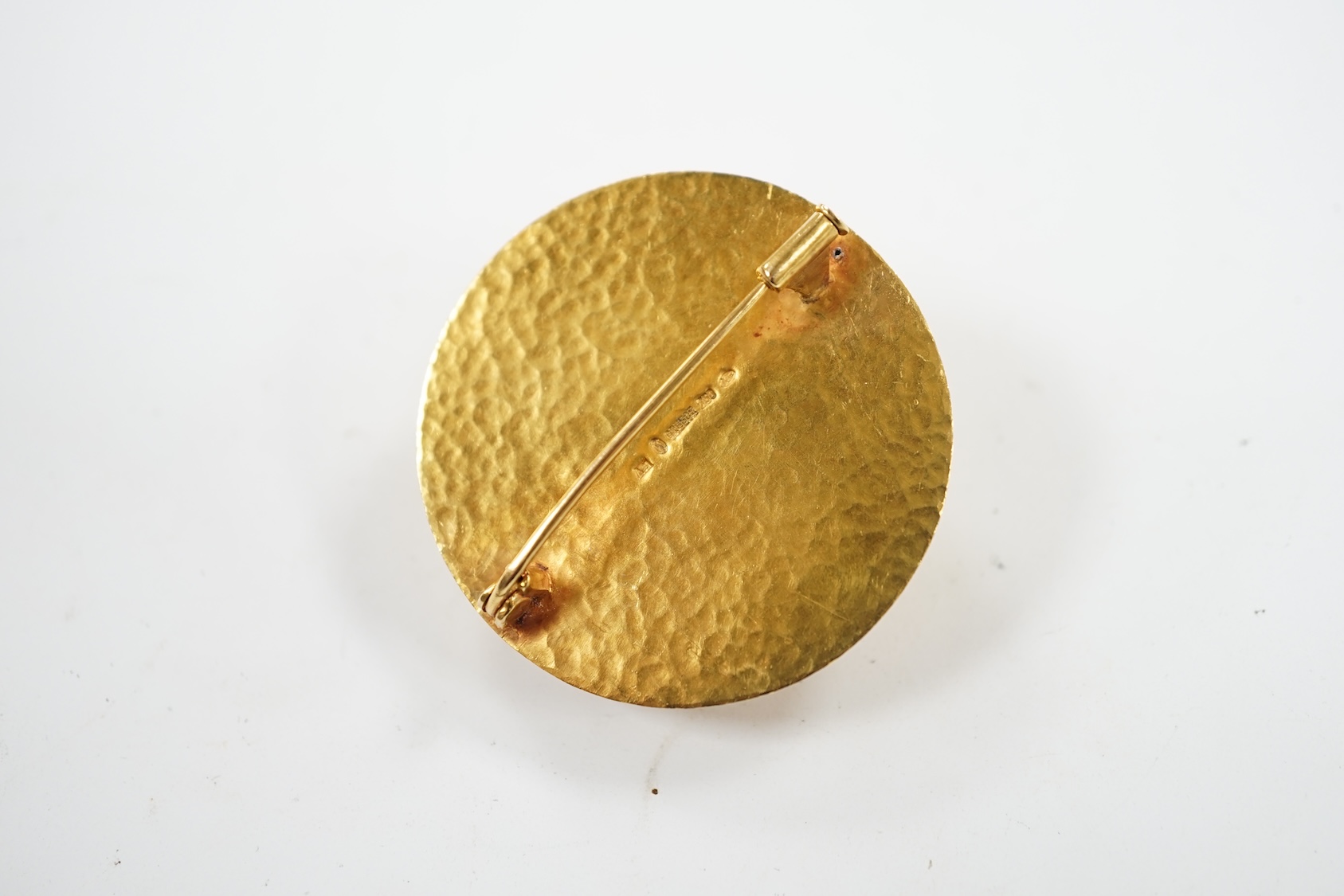 A modern Greek 18k domed circular whorl brooch, 46mm, 21.8 grams. Condition - fair to good